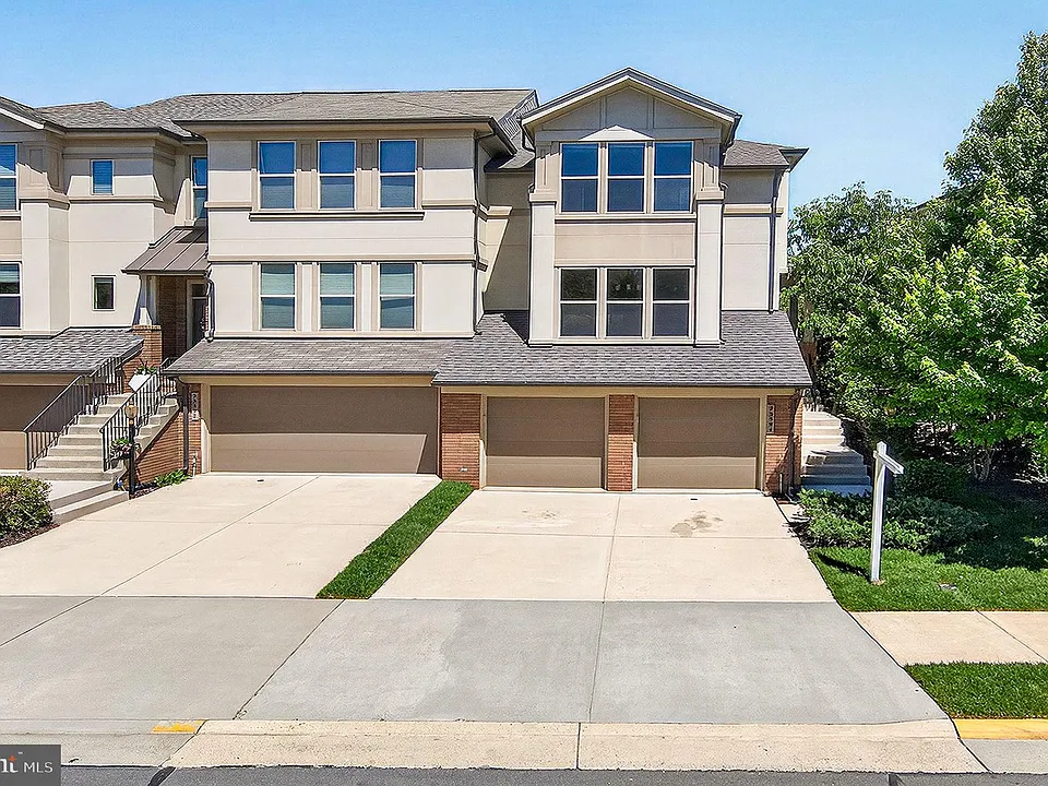 23394 Evening Primrose Sq
