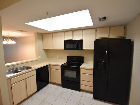 5th image of 765 SW 148th Ave APT 1213