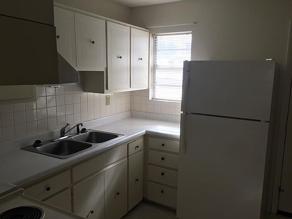 4th image of 2918 S Greenwood Dr APT 29