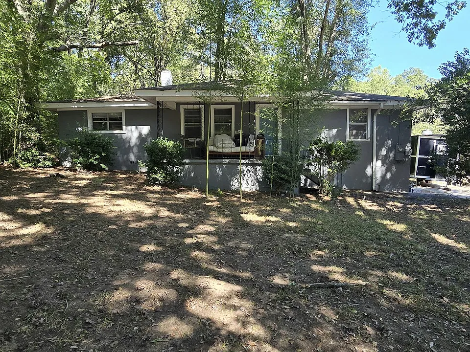 1529 Foster Ave