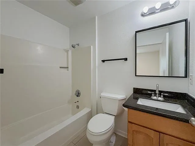 508 Avenue G #A — Photo 8