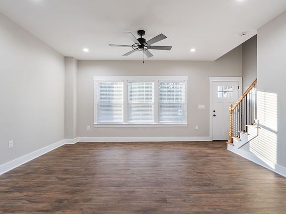 3rd image of 1346 Unity Dr NE