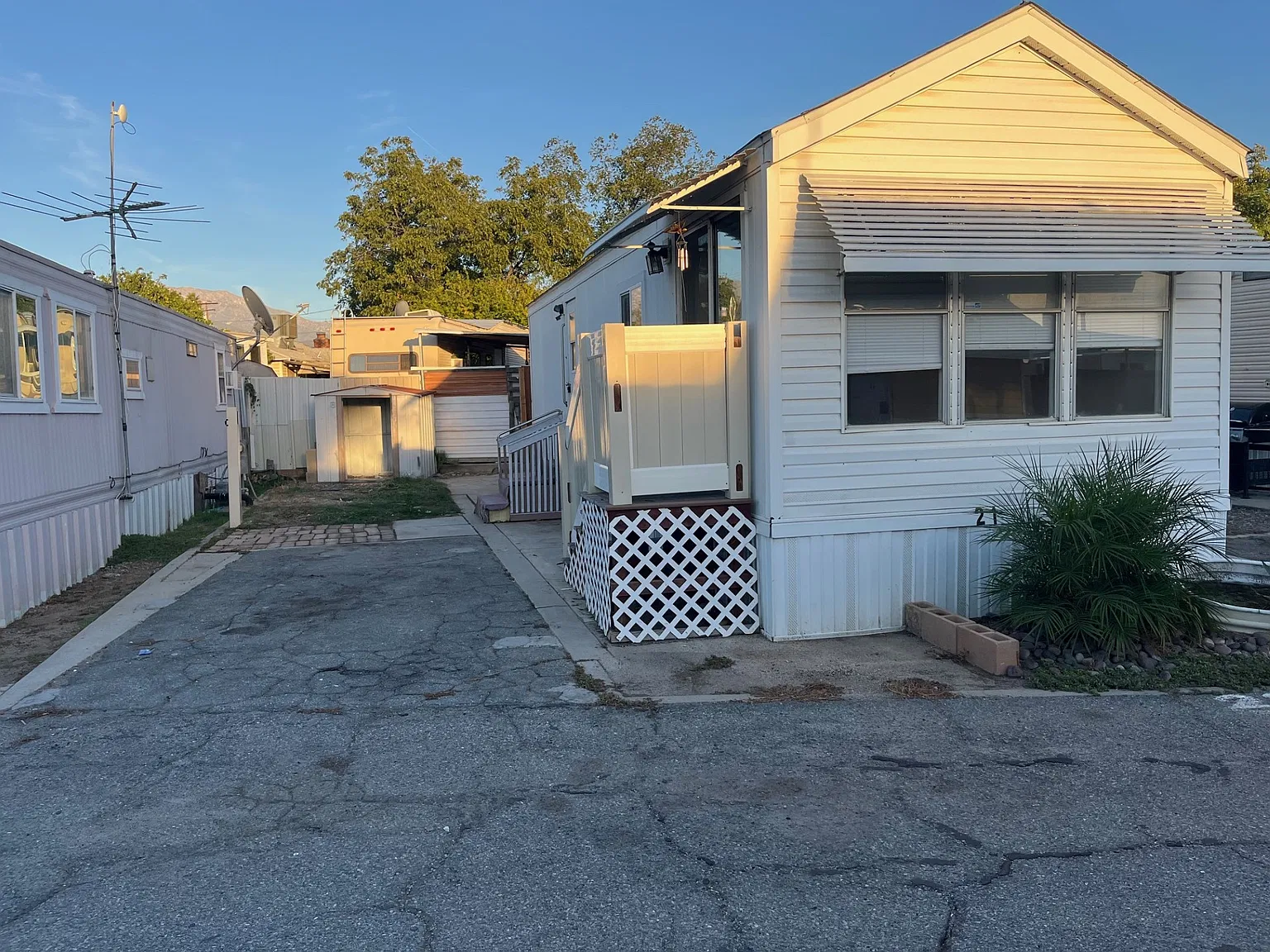 1 bed, 400 sqft, $1,200 — Photo 1