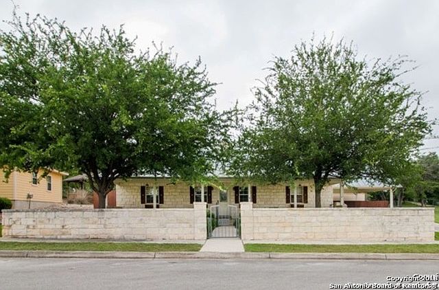 1st image of 1815 White Tail Ln