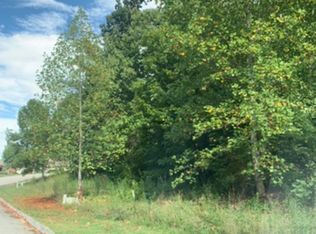 1041 Crown Ridge Ln, Powell, TN 37849