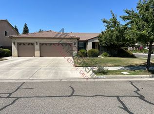 6206 W Perez Ct, Visalia, CA 93291