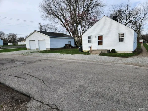 2908 E Memorial Dr, Muncie, IN 47302