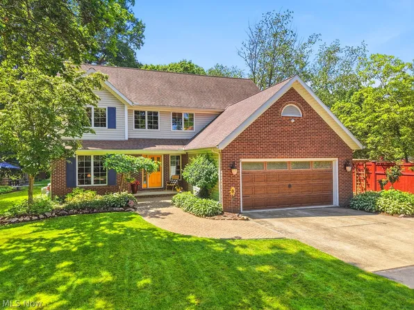 22999 Mastick Rd, Fairview Park, OH 44126