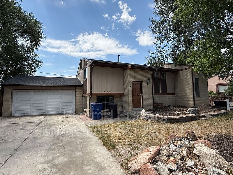 1st image of 682 E Malibu Dr