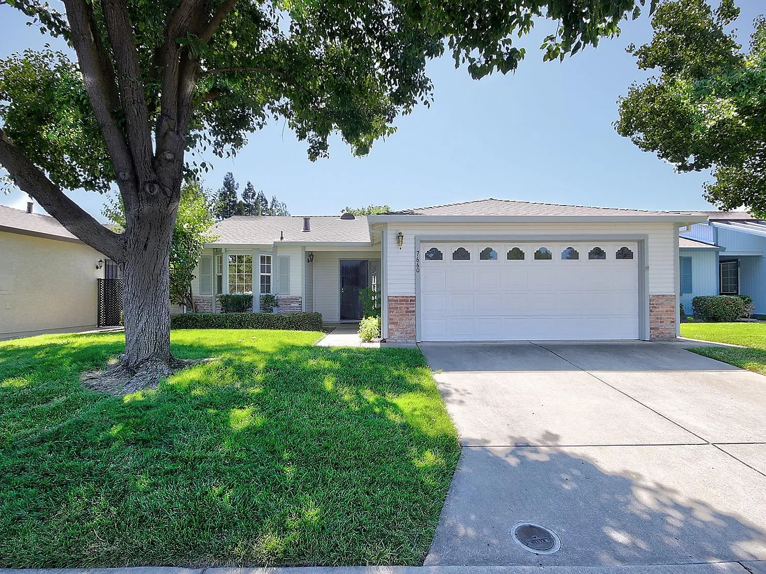 7660 Sunmore Ln photo 1