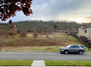 4682 Hathaway Dr, Medford, OR 97504