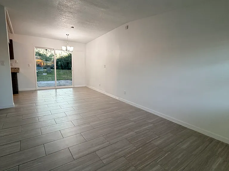 1718 Colton Dr #C — Photo 3