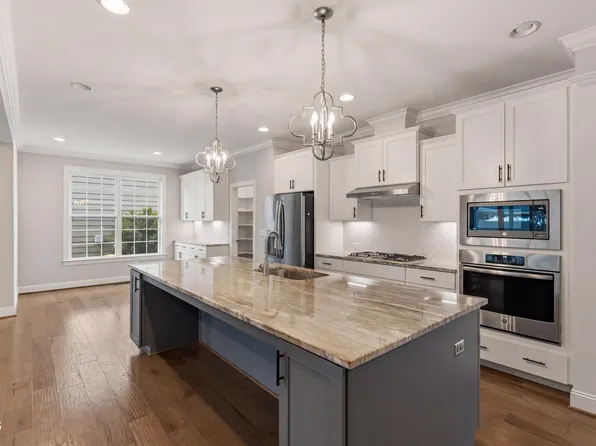 7421 Stonehenge Farm Ln, Raleigh, NC 27613