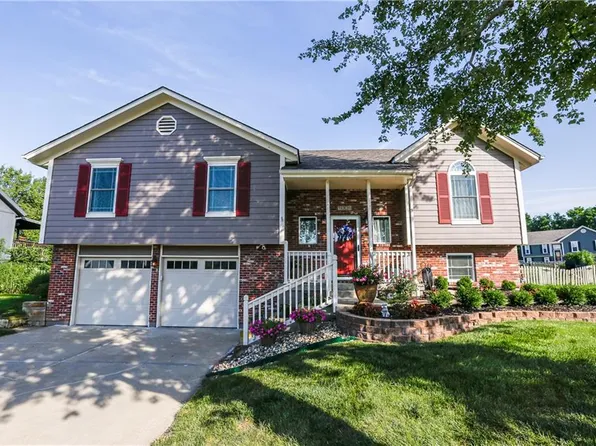 1006 Peggy Dr, Greenwood, MO 64034