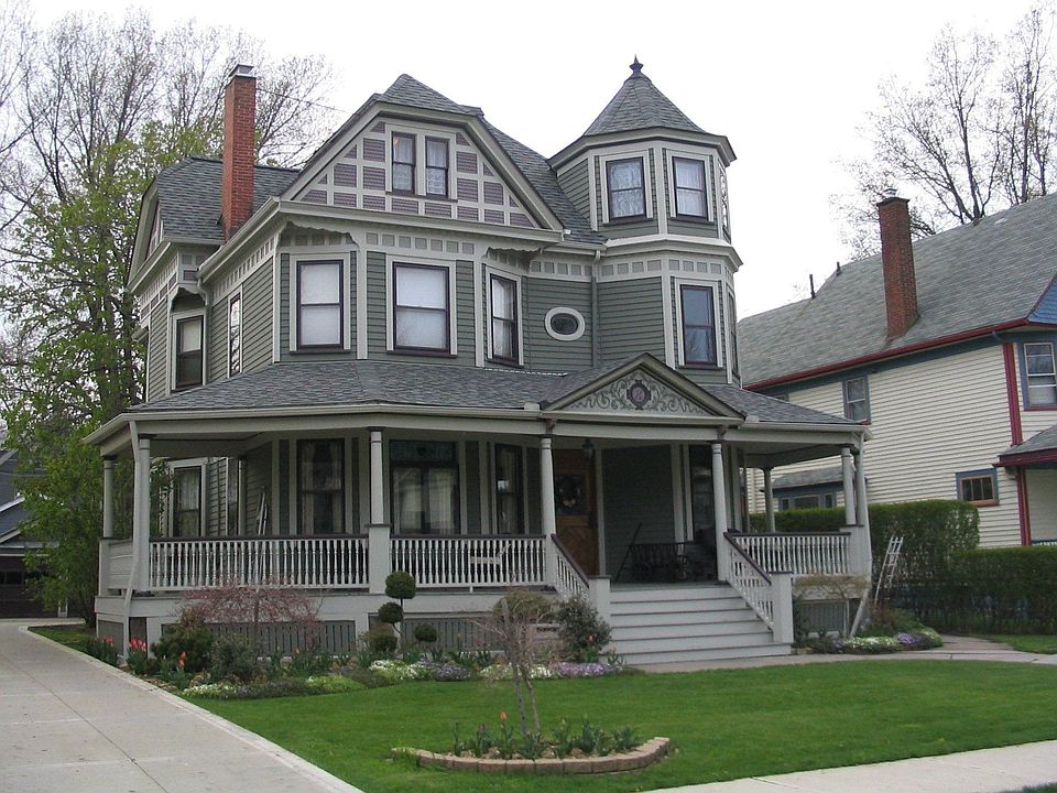 2nd image of 1520 Grace Ave