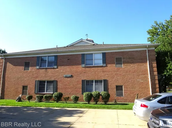 8187 Grays Dr APT B7, Grosse Ile, MI 48138