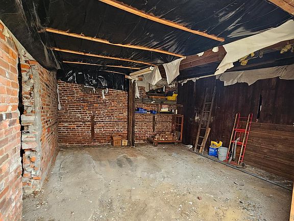 5th image of 100 Delamore Pl