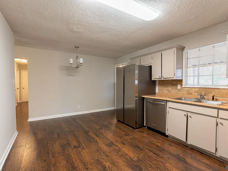 514 Lisa Ln NW — Photo 10