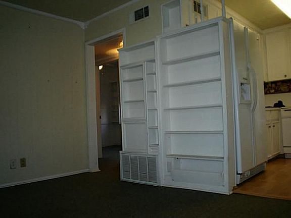 5th image of 1205 Oak St