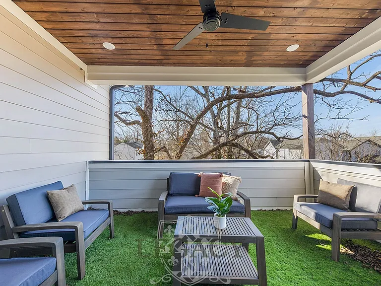 2027 Rosemary Ln — Photo 30