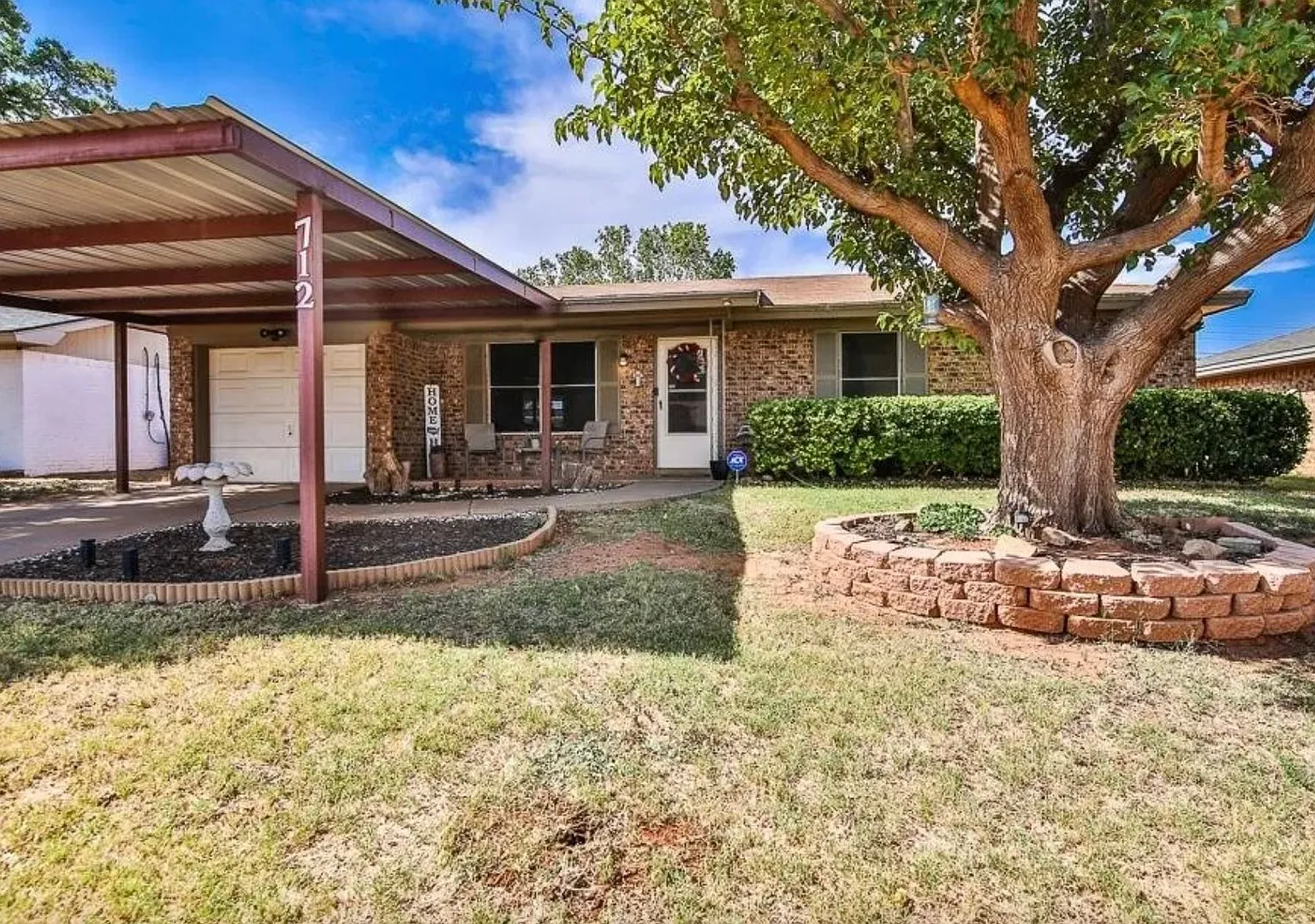 2 bedroom 1 bathroom house in Wolfforth! — Photo 2