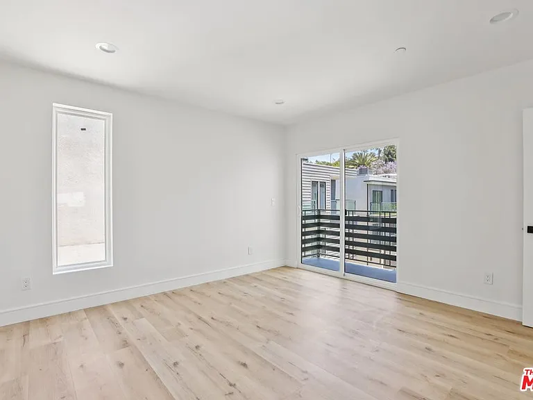 2111 Holly Dr #2 — Photo 29