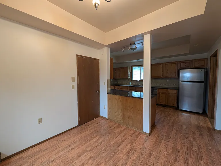 319 Blakeley St — Photo 15