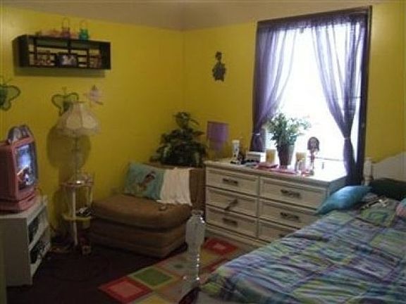 3rd image of 208 Edward Ave