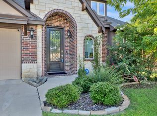 108 Gateway Dr, Alvarado, TX 76009