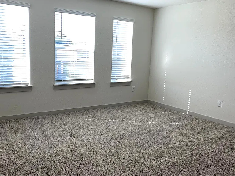 1812 Bonham Ln — Photo 14