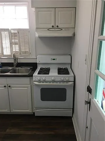129 N Alexander St — Photo 22