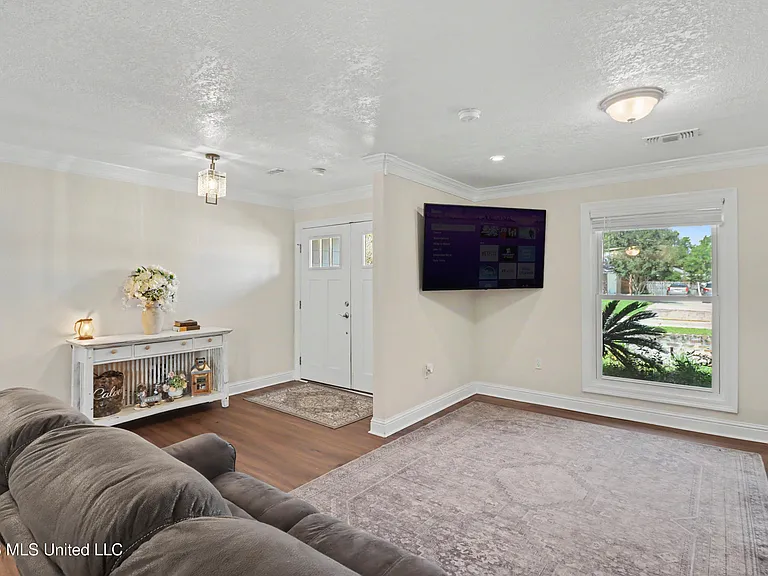 412 Woodland Park Dr — Photo 7