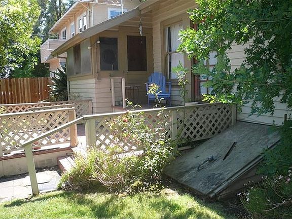 5th image of 228 S Hutchins St