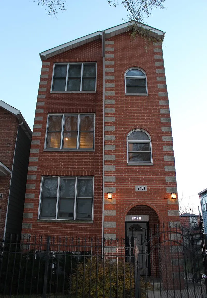 3 bed, 1200 sqft, $2,300 — Photo 1