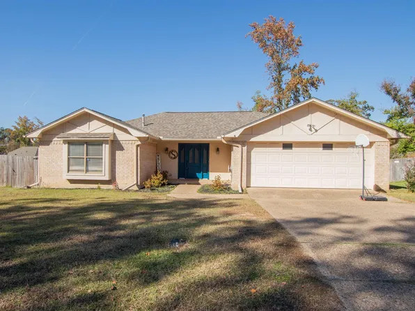 6001 Huntington Dr, Tyler, TX 75703