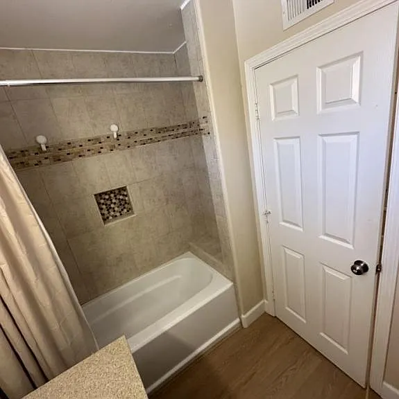 4636 Benhurst Ave — Photo 11