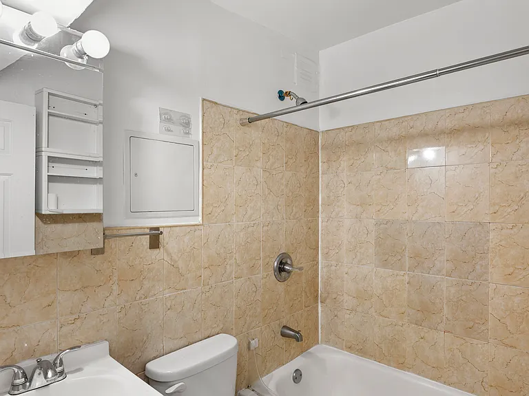 222 1st Ave #3C — Photo 5