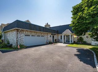 66 Lighthouse Rd, Babylon, NY 11702