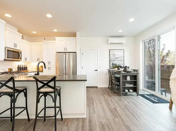 3062 Torreo Pl Unit 3, Bend, OR 97701