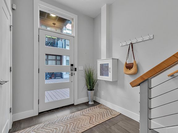 3rd image of 414 N Main St APT 14