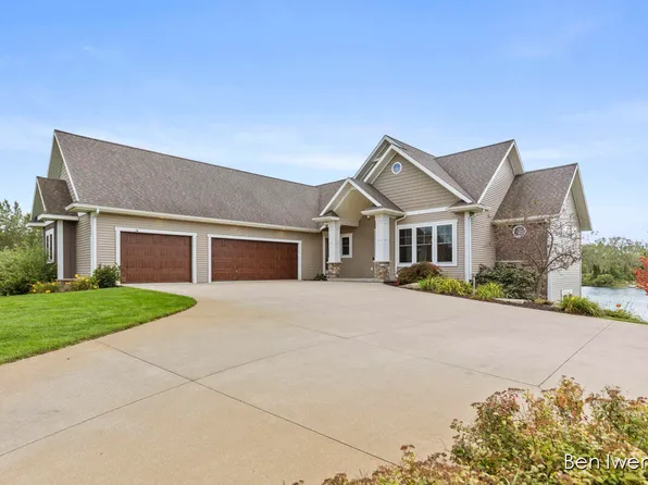 1866 Sunset Dr, Dorr, MI 49323