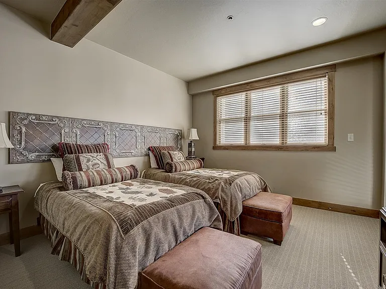 7580 Royal St E #23 — Photo 15