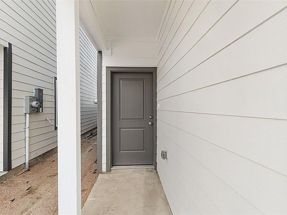 4th image of 14970 Eagle Feather Dr