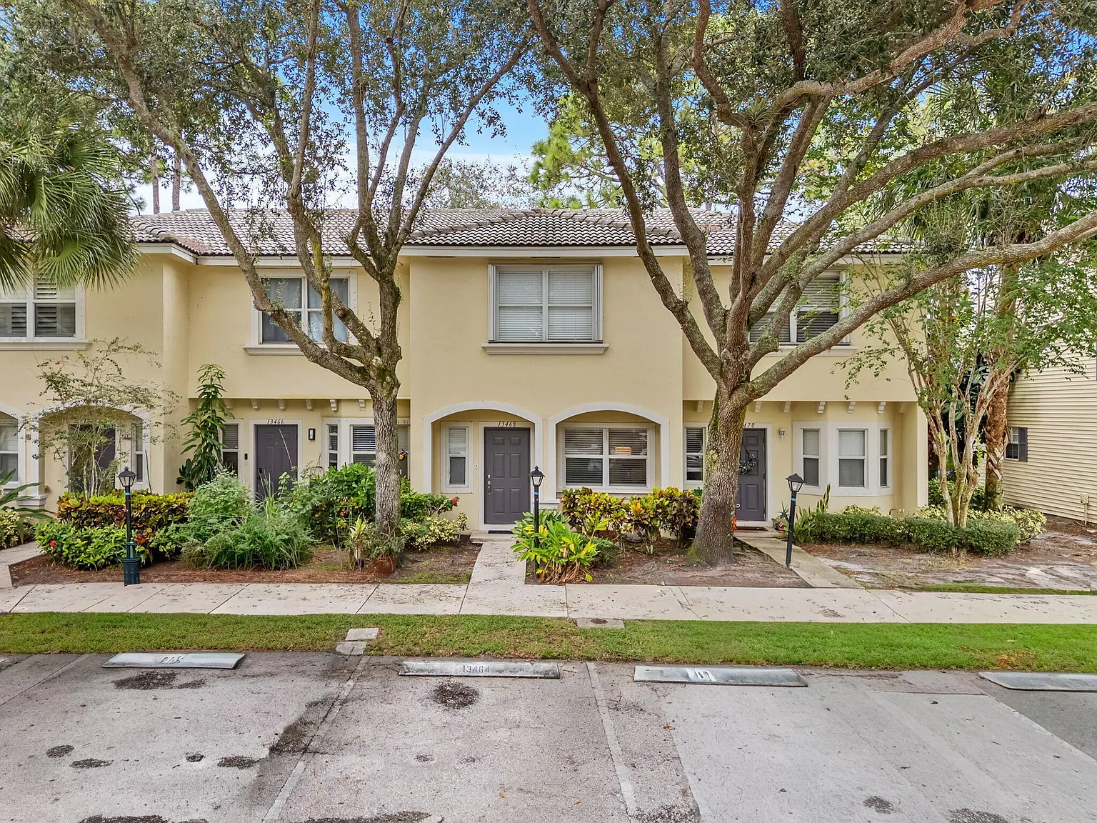 2 bed, 2.5 bath, 1062 sqft, $2,900 — Photo 2