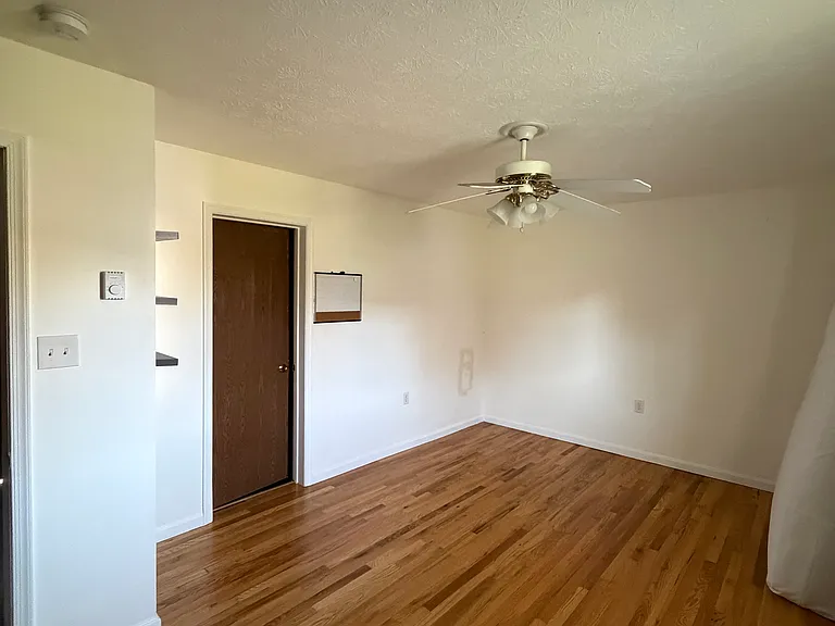 110 Lakeridge Dr — Photo 9