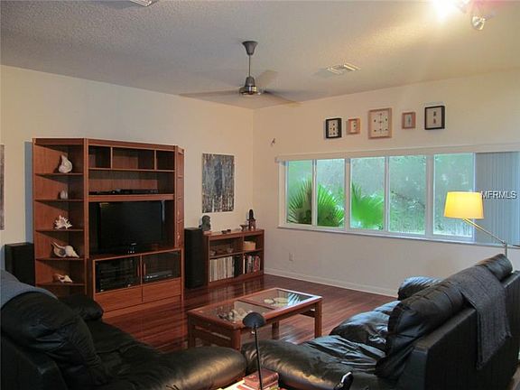 3rd image of 1132 Biscayne Dr