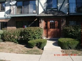 102 Steeple Dr APT A, Buffalo Grove, IL 60089