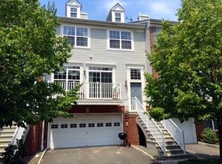 9 Tellicherry Ct #TH, Jersey City, NJ 07305