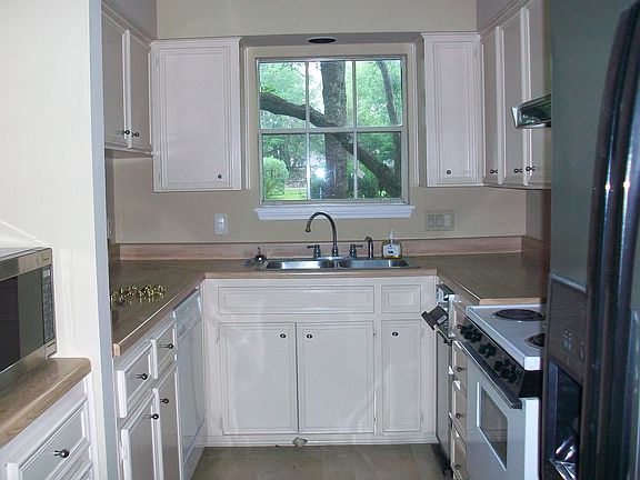 2nd image of 203 Ridgewood