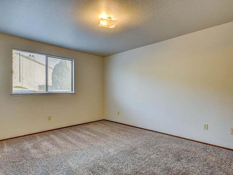 M0755-455 S. Oak Harbor Street — Photo 8